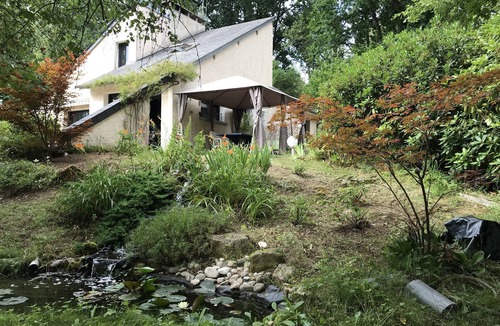Marcillac-la-Croisille House | Holiday house facing the lake ideal for a family with children