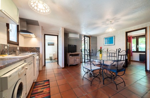 Montesquieu-des-Alberes House | Holiday Home 'Saint Pierre' with Mountain View, Wi-Fi and Air Conditioning