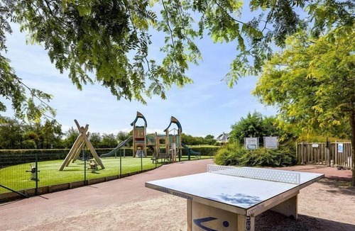 Huppain House | Holiday home in residence Le Green Beach, Port-en-Besssin-Huppain
