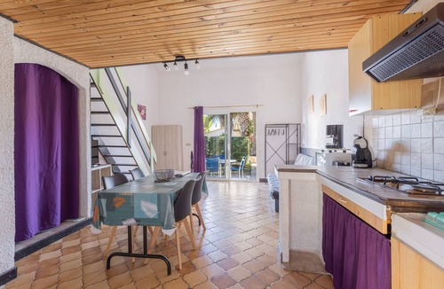 Roquefort-des-Corbieres House | Holiday Home 'La Capelle 2 Bedrooms 347' with Shared Pool, Wi-Fi and Air Conditioning