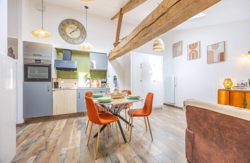 Saint-Hilaire-le-Vouhis House | Holiday Home 'Les Gats' with Wi-Fi