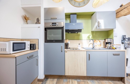 Saint-Hilaire-le-Vouhis House | Holiday Home 'Les Gats' with Wi-Fi