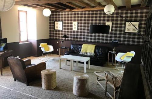 Saint-Laurent-des-Mortiers House | Holiday home in Angers with private garden