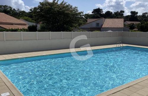 Saint-Vincent-sur-Jard House | Holiday Home for 4/5 in Saint Vincent sur Jard with Pool Access