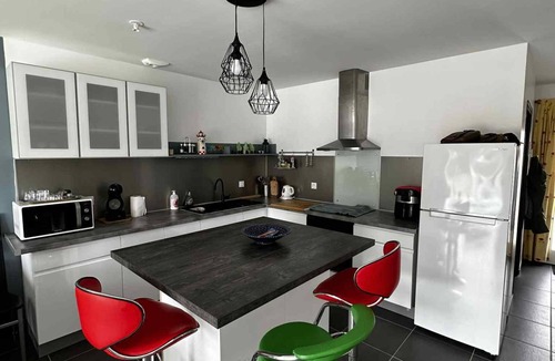 Saint-Vincent-sur-Jard House | Holiday home 2 steps from the beach