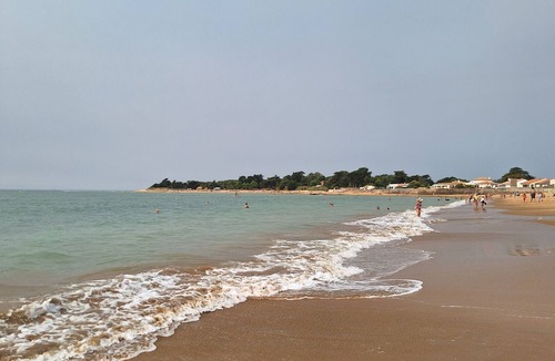 Saint-Vincent-sur-Jard House | Holiday home 2 steps from the beach