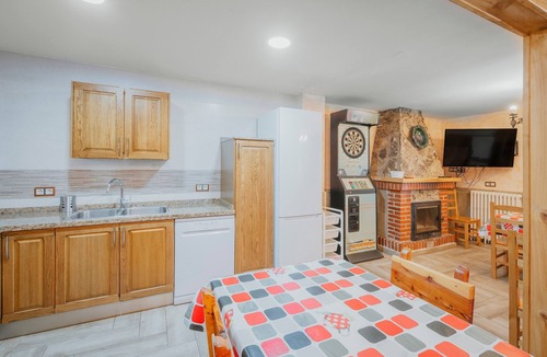 Castro de Fuentiduena House | Holiday Home 'El Encuentro Del Duraton' with Mountain View, Private Pool and Wi-Fi
