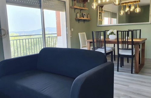La Bisbal del Penedes House | Holiday Home 'Casa Con Mucha Luz Natural' with Mountain View, Wi-Fi and Air Conditioning