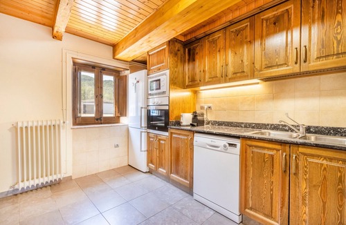 Santa Maria de Merles House | Holiday Home 'Cal Sicull' with Mountain View, Private Pool and Wi-Fi