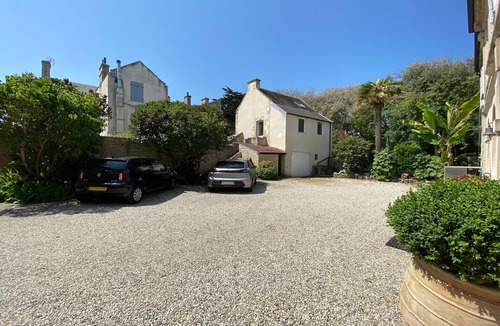 Arromanches-les-Bains Apartment | Holiday Home in Arromanches by Sandy Beach