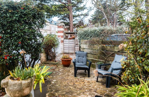Arromanches-les-Bains House | Holiday Home “Villa Esperance” with Wi-Fi