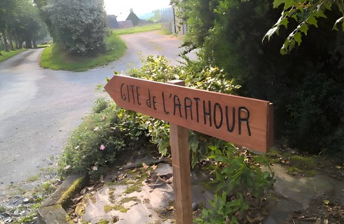 Notre-Dame-de-Cenilly House | Holiday Home 'Gîte De L'arthour' with Private Garden and Wi-Fi