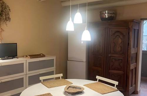 Saint-Etienne-du-Gres House | Holiday Home 'Mas St Anne' with Private Pool, Wi-Fi and Air Conditioning