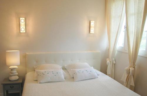 Saint-Jouan-des-Guerets House | Holiday Home La Villa by Interhome