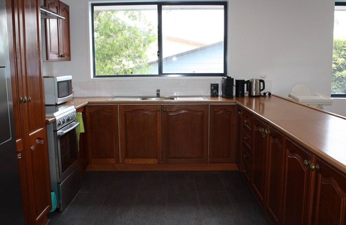 Manyana House | Holiday Haven a short walk to beach.