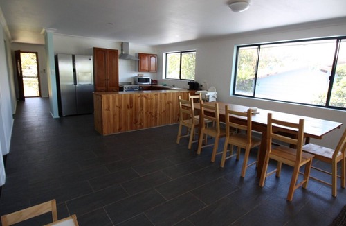 Manyana House | Holiday Haven a short walk to beach.