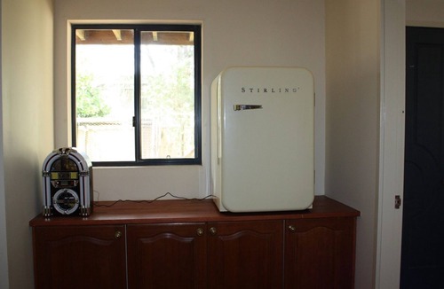 Manyana House | Holiday Haven a short walk to beach.