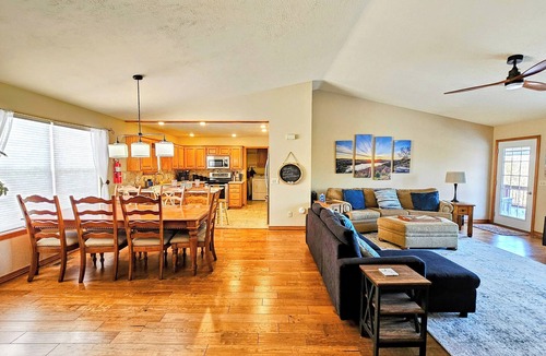 Holiday Island House | Holiday Haven On The Island! nSleeps 12! Fire pit! 6-Seater Golf Cart Included!