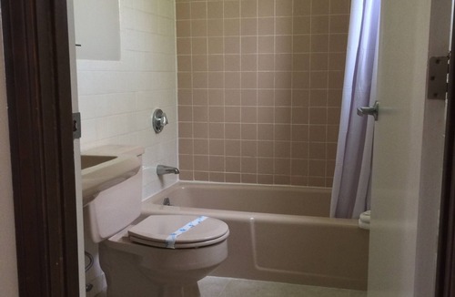 Dennis Port Hotel | Holiday Hill Inn & Suites