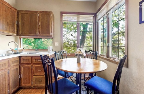 Saugatuck Cottage | Holiday Hill Resort "The Captain's Cottage" Unit 720