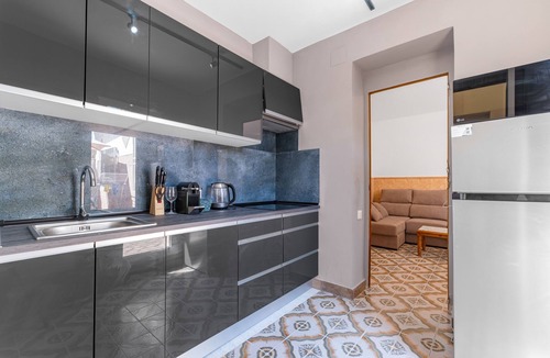 Guardamar del Segura House | Holiday Home 'Antique Spanish Villa' with Private Terrace, Wi-Fi and Air Conditioning
