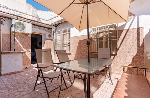 Guardamar del Segura House | Holiday Home 'Antique Spanish Villa' with Private Terrace, Wi-Fi and Air Conditioning