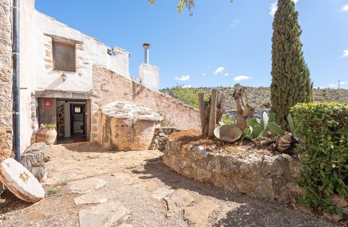 La Torre d'En Besora House | Holiday Home 'Moli Colomer' with Mountain View, Shared Pool and Private Terrace