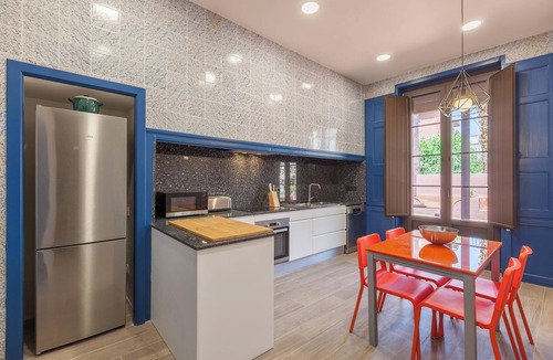 Vilafranca del Penedes Apartment | Holiday Home 'Apartament Xarello' with Terraces