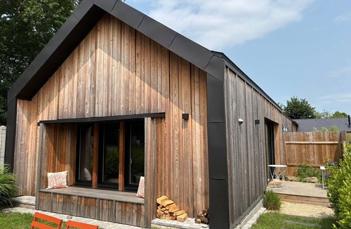 Le Minihic-sur-Rance House | Holiday Home 'La P’tite Maison' with Private Terrace, Garden & Wi-Fi