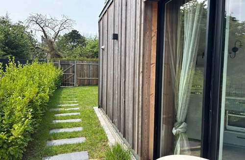 Le Minihic-sur-Rance House | Holiday Home 'La P’tite Maison' with Private Terrace, Garden & Wi-Fi