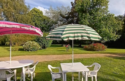 Les Monts du Roumois House | Holiday home with beautiful grounds, private parking ideal for w.e relaxation.