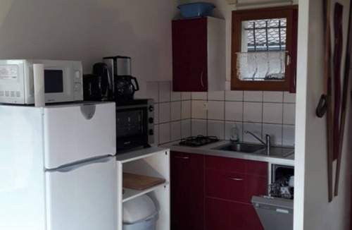 Miribel-les-Echelles House | Holiday Home 'Les Joncquilles' with Mountain View, Shared Terrace and Wi-Fi