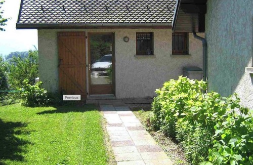 Miribel-les-Echelles House | Holiday Home 'Les Joncquilles' with Mountain View, Shared Terrace and Wi-Fi