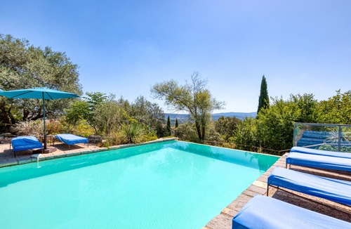 Notre-Dame-de-Londres House | Holiday Home 'La Tour' with Shared Pool, Private Terrace and Wi-Fi