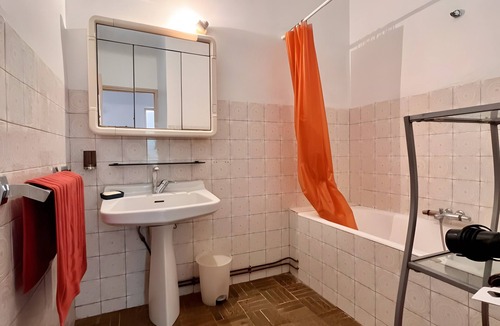 Portel-des-Corbieres House | Holiday Home “L'angèle - Spacious With” with Private Terrace, Wi-Fi & Air Conditioning
