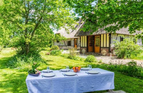 Saint-Georges-du-Mesnil House | Holiday Home La Chaumière by Interhome
