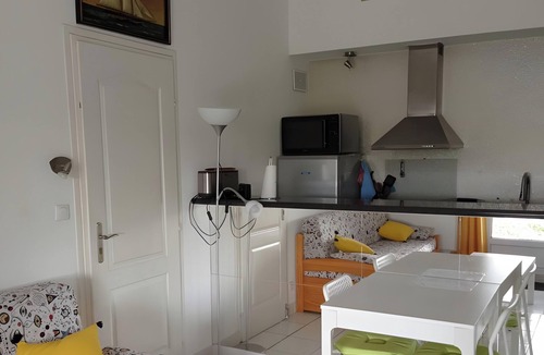 Septemes-les-Vallons House | Holiday Home "Location Saisonnière T2 Duplex" with Private Pool, Wi-Fi & Air Conditioning