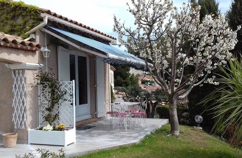 Septemes-les-Vallons House | Holiday Home "Location Saisonnière T2 Duplex" with Private Pool, Wi-Fi & Air Conditioning