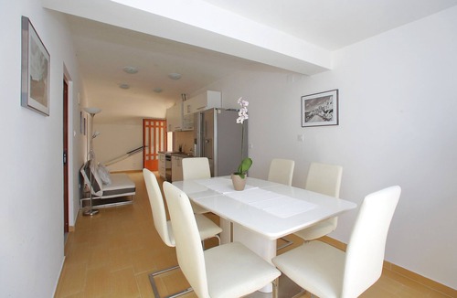 Starigrad House | Holiday Home in Starigrad by the Beach