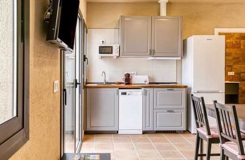 Castello d'Empuries House | Holiday Home 'Els Templers' with Garden & A/C