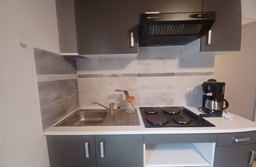 Calviac-en-Perigord House | Holiday Home for 7 Guests with Shared Pool