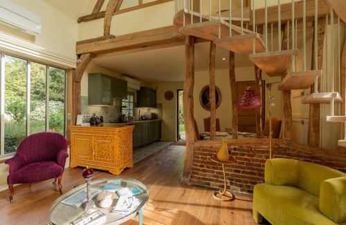 La Chapelle-sur-Dun House | Holiday Home “La Maison Rouge” with Shared Terrace and Private Garden