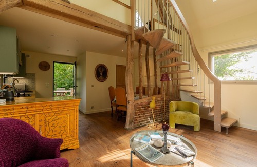 La Chapelle-sur-Dun House | Holiday Home “La Maison Rouge” with Shared Terrace and Private Garden