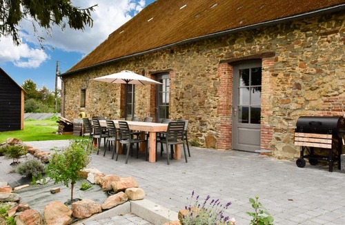 La Neuville-aux-Joutes House | Holiday home in la Neuville aux Jo tes with balcony