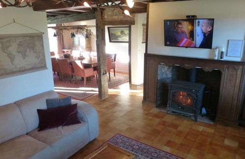 La Neuville-aux-Joutes House | Holiday home in la Neuville aux Jo tes with balcony