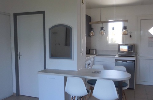Le Chateau-d'Oleron House | Holiday Home "52 Amareyeurs" close to the Sea with Shared Pool