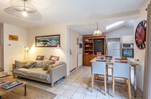 Les Sables d'Olonne House | Holiday Home 'Les Dunes' with Private Terrace and Wi-Fi