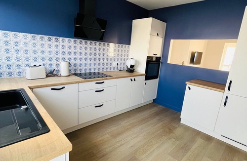 Chateau-d'Olonne House | Holiday Home “Les Sables Pailletés 14p” with Sea View, Shared Terrace & Wi-Fi