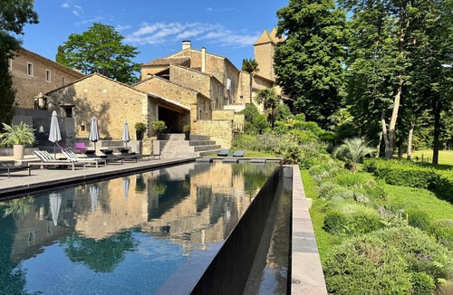 Lieuran-les-Beziers House | Holiday Home 'L'Essentiel' with Shared Pool, Shared Garden and Wi-Fi