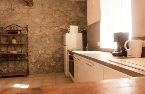 Montbrun-des-Corbieres House | Holiday Home in Montbrun with Pool & Vineyards